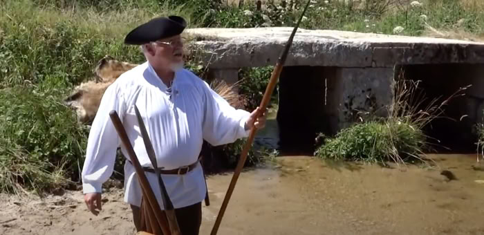 Présentation des armes blanches utilisées contre la Bête